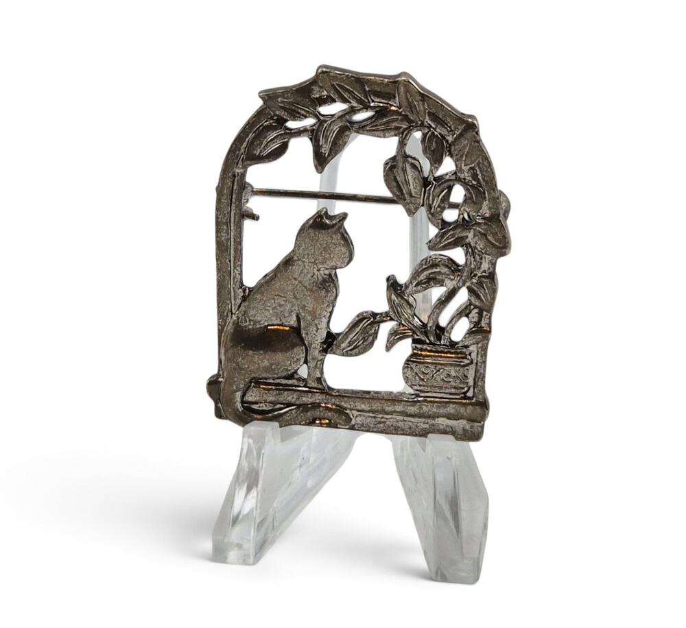 Vintage Cat Under Ivy Trellis Brooch Pewter Tone Garden Kitty Pin